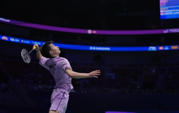 益阳指 单局6-21惨败！王正行0-2世界第37再遭一轮游，翁泓阳成男单独苗